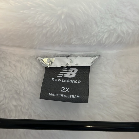 NWT-new balance-2X-white & silver-full zip, fleece, embroidered logo, jacket. - Picture 8 of 15